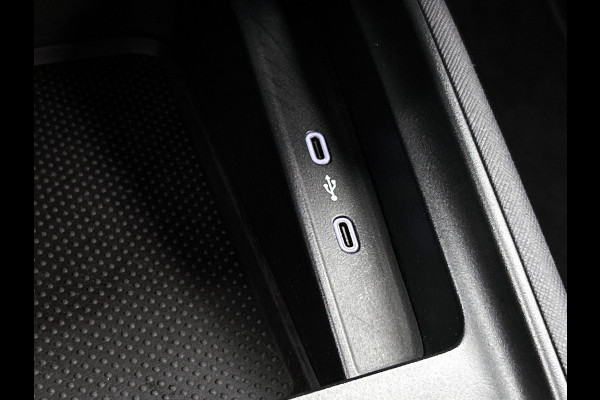 Škoda Kamiq 1.0 TSI 111PK Active / Hoge instap / 6Versn. / Pdc. / Airco / Radio multimedia  / Cruis controle / Apk 03-2027