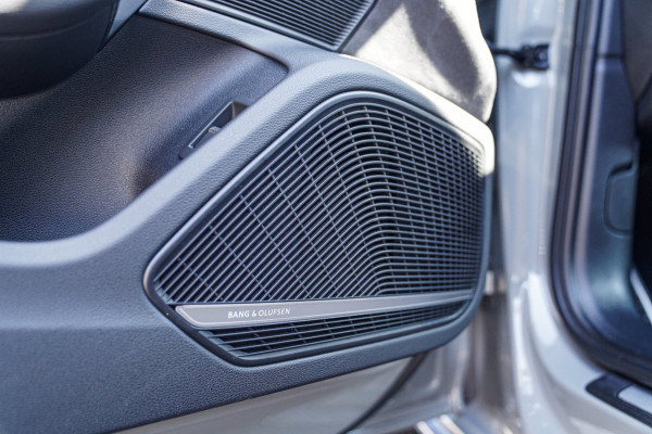Audi A4 Avant 40 TFSI Sport S line black edition | Stoelverwarming | Bang & Olufsen | Camera