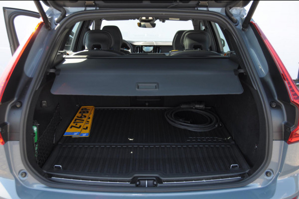 Volvo XC60 T8 455PK Automaat AWD Polestar Engineered / Google infotaiment / Adaptieve cruise control / BLIS/ Panoramamisch schuif-kanteldak / Stoel- en stuurwielverwarming / Apple Carplay / Head-up display / Gelamineerde ramen / 22"Velgen / Harman Kardon audio /