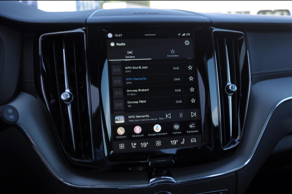 Volvo XC60 T8 455PK Automaat AWD Polestar Engineered / Google infotaiment / Adaptieve cruise control / BLIS/ Panoramamisch schuif-kanteldak / Stoel- en stuurwielverwarming / Apple Carplay / Head-up display / Gelamineerde ramen / 22"Velgen / Harman Kardon audio /