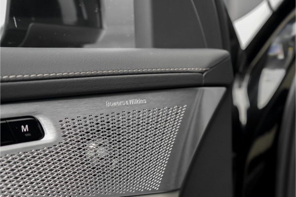 Volvo XC90 2.0 T8 Plug-in AWD Ultra Black 7p Model 2026 B&W Pano Massage Stoelventilatie Trekhaak
