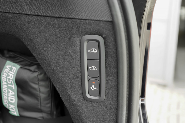 Volvo XC90 2.0 T8 Plug-in AWD Ultra Black 7p Model 2026 B&W Pano Massage Stoelventilatie Trekhaak