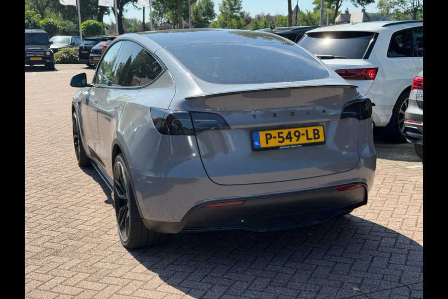 Tesla Model Y Long Range AWD 75 kWh / Autopilot / Panoramadak / Camera / 20'' / Keyless / Leder / Dodehoek / Navigatie / Stoelverwarming