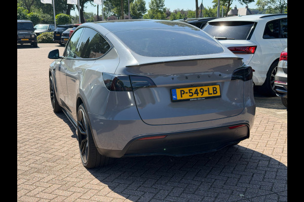 Tesla Model Y Long Range AWD 75 kWh / Autopilot / Panoramadak / Camera / 20'' / Keyless / Leder / Dodehoek / Navigatie / Stoelverwarming