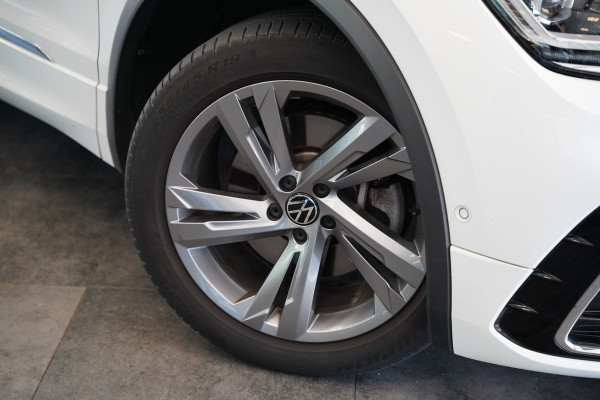 Volkswagen Tiguan 1.4 TSI eHybrid R-Line Business Panoramadak Leder ACC PDC Memory Stoelen