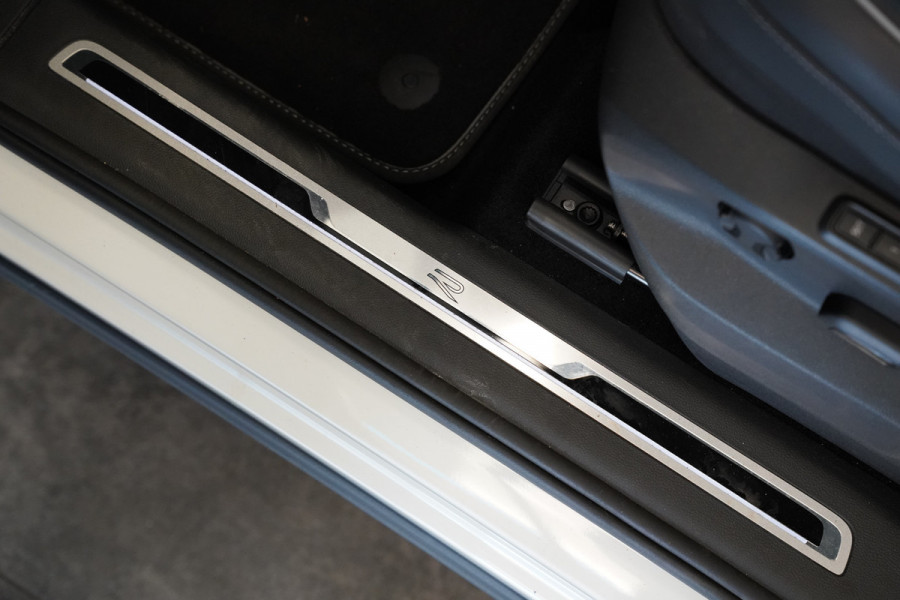 Volkswagen Tiguan 1.4 TSI eHybrid R-Line Business Panoramadak Leder ACC PDC Memory Stoelen