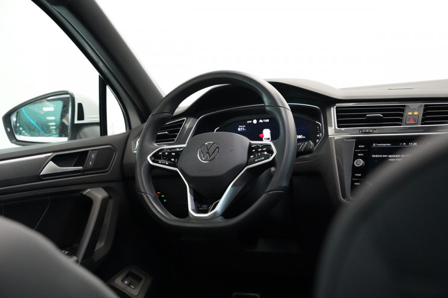 Volkswagen Tiguan 1.4 TSI eHybrid R-Line Business Panoramadak Leder ACC PDC Memory Stoelen
