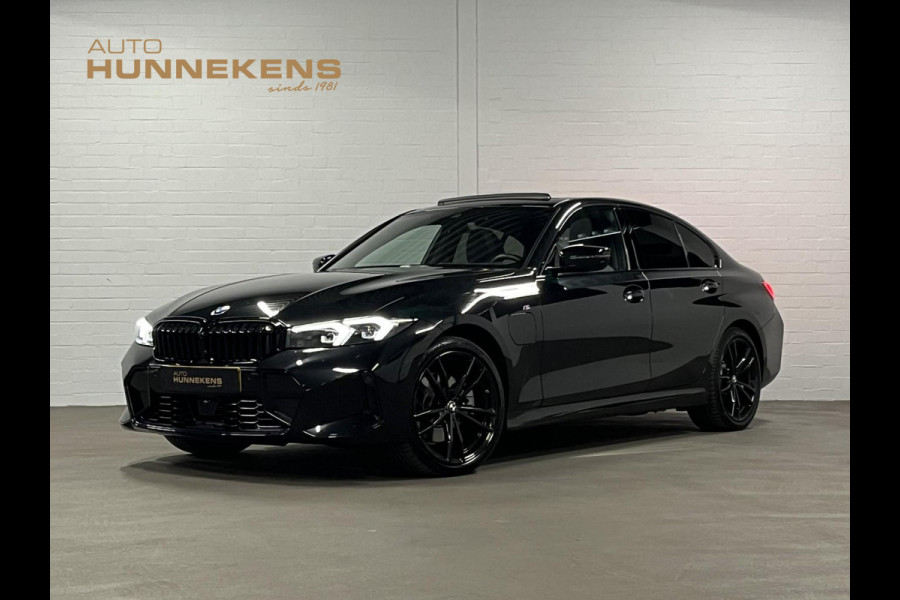BMW 3-serie 330e M Sport | Open dak | Adapt. cruise | Trekhaak | Head-up | Stoelverwarming | Sfeerverlichting | Carplay | Leder