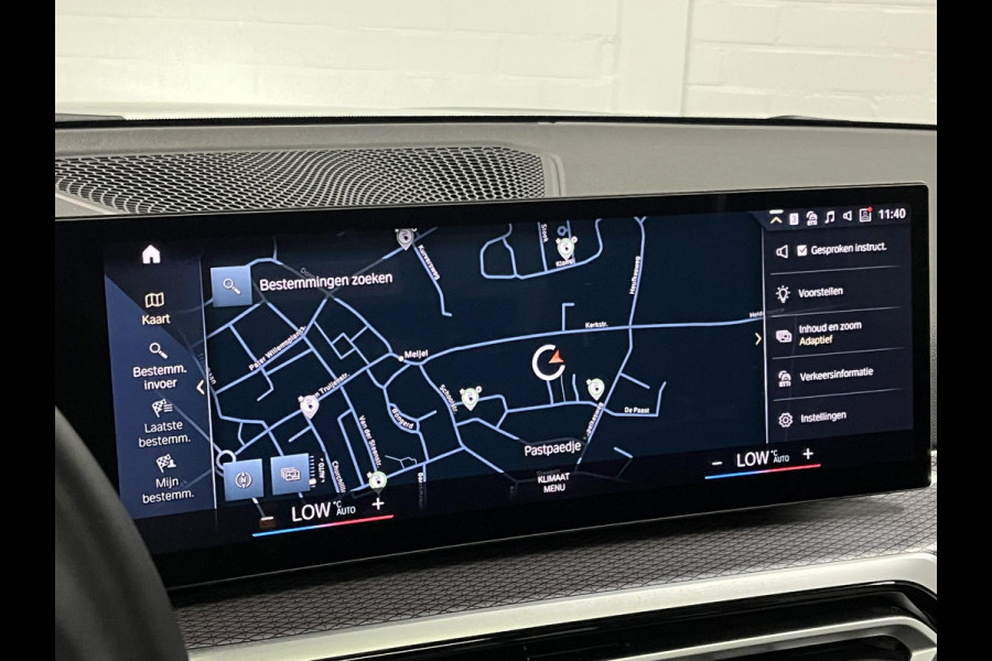 BMW 3-serie 330e M Sport | Open dak | Adapt. cruise | Trekhaak | Head-up | Stoelverwarming | Sfeerverlichting | Carplay | Leder