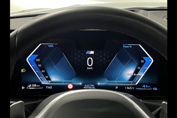 BMW 3-serie 330e M Sport | Open dak | Adapt. cruise | Trekhaak | Head-up | Stoelverwarming | Sfeerverlichting | Carplay | Leder
