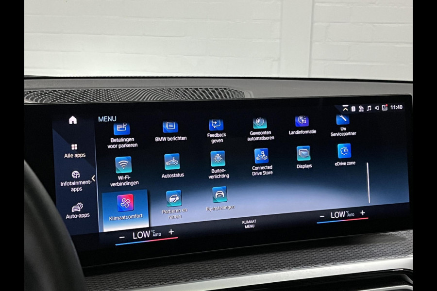 BMW 3-serie 330e M Sport | Open dak | Adapt. cruise | Trekhaak | Head-up | Stoelverwarming | Sfeerverlichting | Carplay | Leder