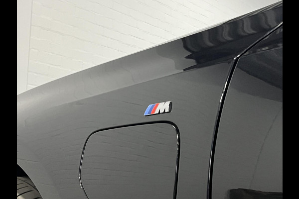 BMW 3-serie 330e M Sport | Open dak | Adapt. cruise | Trekhaak | Head-up | Stoelverwarming | Sfeerverlichting | Carplay | Leder