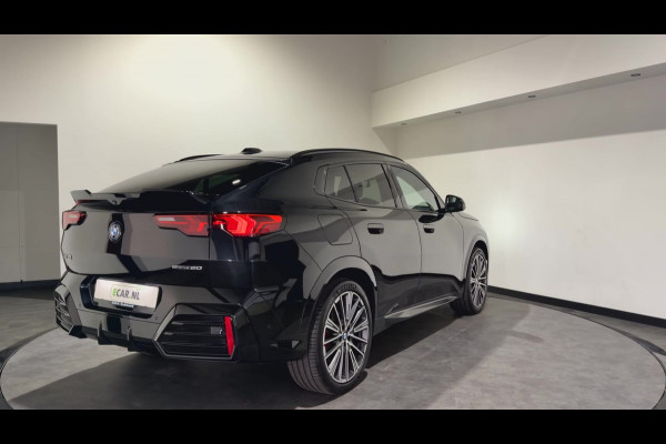 BMW iX2 eDrive20 67 kWh M Sport Edition | Panoramadak | Leder | Premiumpakket | ACC | LED adaptief  | M Sport Pro