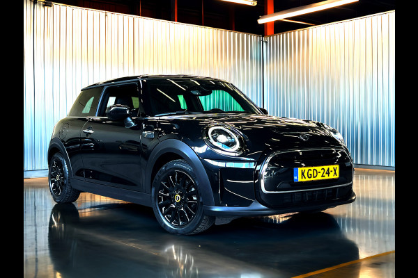MINI Electric Sport_Navi_Leder_PDC_Stoelverw_Carplay