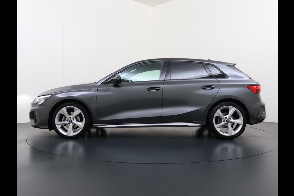 Audi A3 Sportback 35 TFSI S edition 150PK | 3X S-LINE IN & EXTERIEUR + ONDERSTEL | MILD-HYBRIDE  | NAVI + CARPLAY | STOELVERWARMING | CAMERA | ALL SEASON BANDEN | FULL LED | RIJKLAAR MET 12 MND BOVAG GARANTIE |