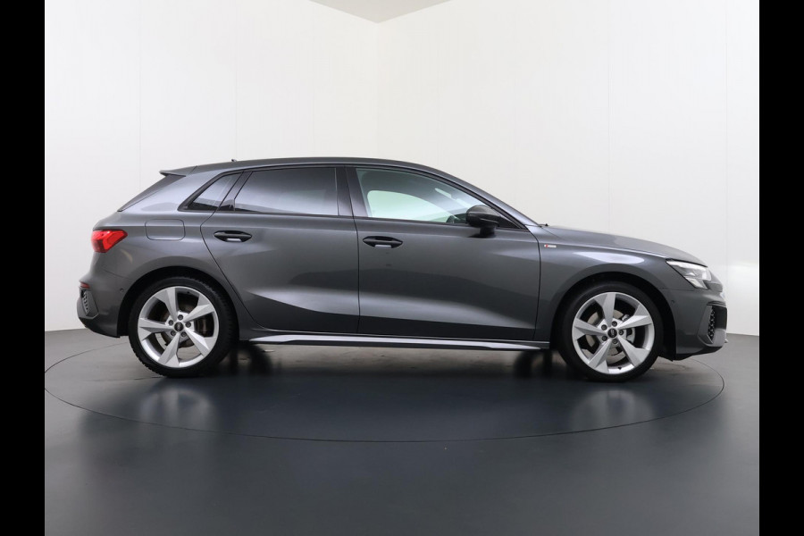 Audi A3 Sportback 35 TFSI S edition 150PK | 3X S-LINE IN & EXTERIEUR + ONDERSTEL | MILD-HYBRIDE  | NAVI + CARPLAY | STOELVERWARMING | CAMERA | ALL SEASON BANDEN | FULL LED | RIJKLAAR MET 12 MND BOVAG GARANTIE |