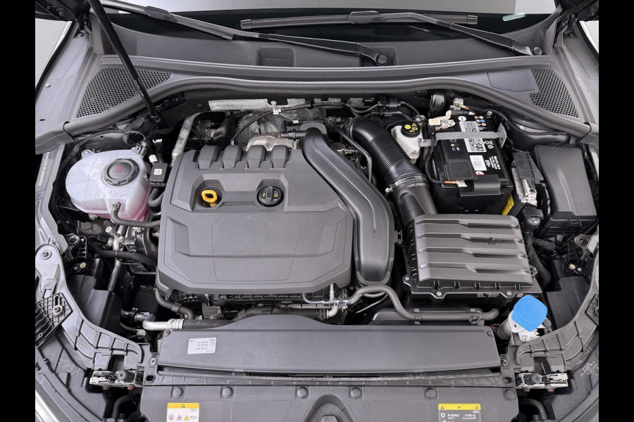 Audi A3 Sportback 35 TFSI S edition 150PK | 3X S-LINE IN & EXTERIEUR + ONDERSTEL | MILD-HYBRIDE  | NAVI + CARPLAY | STOELVERWARMING | CAMERA | ALL SEASON BANDEN | FULL LED | RIJKLAAR MET 12 MND BOVAG GARANTIE |