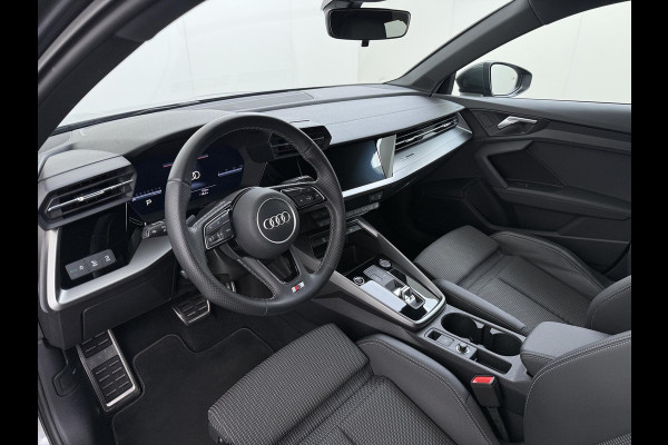 Audi A3 Sportback 35 TFSI S edition 150PK | 3X S-LINE IN & EXTERIEUR + ONDERSTEL | MILD-HYBRIDE  | NAVI + CARPLAY | STOELVERWARMING | CAMERA | ALL SEASON BANDEN | FULL LED | RIJKLAAR MET 12 MND BOVAG GARANTIE |