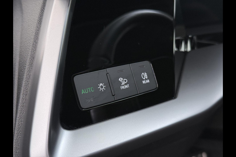 Audi A3 Sportback 35 TFSI S edition 150PK | 3X S-LINE IN & EXTERIEUR + ONDERSTEL | MILD-HYBRIDE  | NAVI + CARPLAY | STOELVERWARMING | CAMERA | ALL SEASON BANDEN | FULL LED | RIJKLAAR MET 12 MND BOVAG GARANTIE |