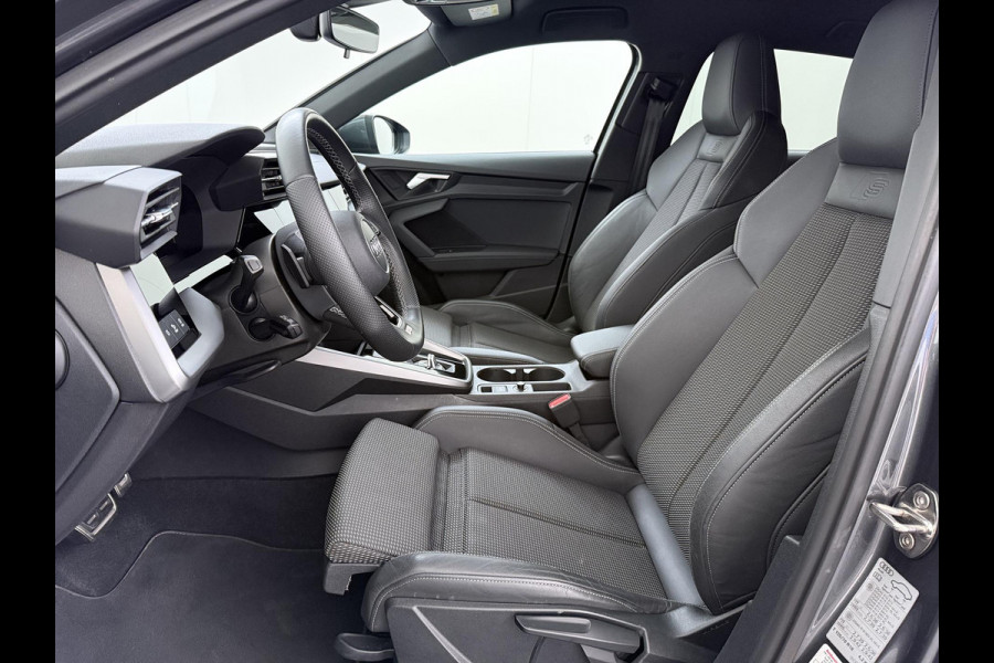Audi A3 Sportback 35 TFSI S edition 150PK | 3X S-LINE IN & EXTERIEUR + ONDERSTEL | MILD-HYBRIDE  | NAVI + CARPLAY | STOELVERWARMING | CAMERA | ALL SEASON BANDEN | FULL LED | RIJKLAAR MET 12 MND BOVAG GARANTIE |