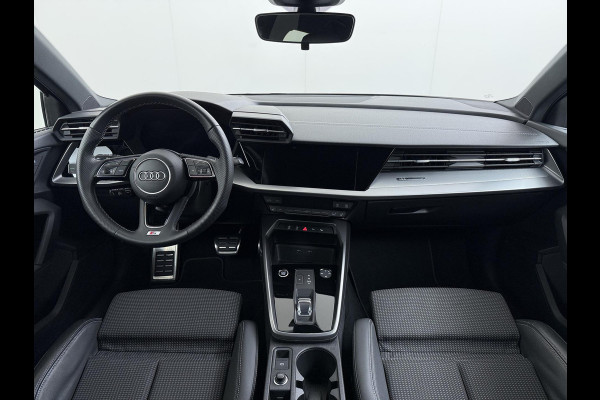 Audi A3 Sportback 35 TFSI S edition 150PK | 3X S-LINE IN & EXTERIEUR + ONDERSTEL | MILD-HYBRIDE  | NAVI + CARPLAY | STOELVERWARMING | CAMERA | ALL SEASON BANDEN | FULL LED | RIJKLAAR MET 12 MND BOVAG GARANTIE |