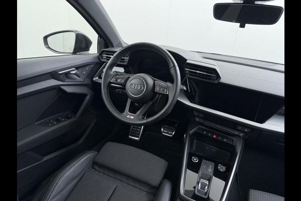 Audi A3 Sportback 35 TFSI S edition 150PK | 3X S-LINE IN & EXTERIEUR + ONDERSTEL | MILD-HYBRIDE  | NAVI + CARPLAY | STOELVERWARMING | CAMERA | ALL SEASON BANDEN | FULL LED | RIJKLAAR MET 12 MND BOVAG GARANTIE |