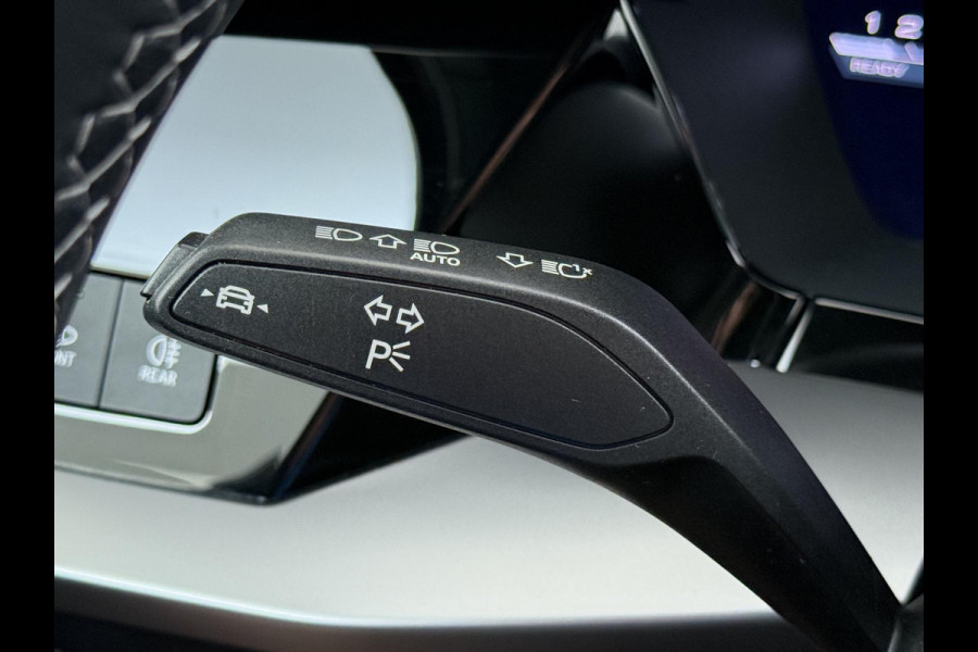 Audi A3 Sportback 35 TFSI S edition 150PK | 3X S-LINE IN & EXTERIEUR + ONDERSTEL | MILD-HYBRIDE  | NAVI + CARPLAY | STOELVERWARMING | CAMERA | ALL SEASON BANDEN | FULL LED | RIJKLAAR MET 12 MND BOVAG GARANTIE |