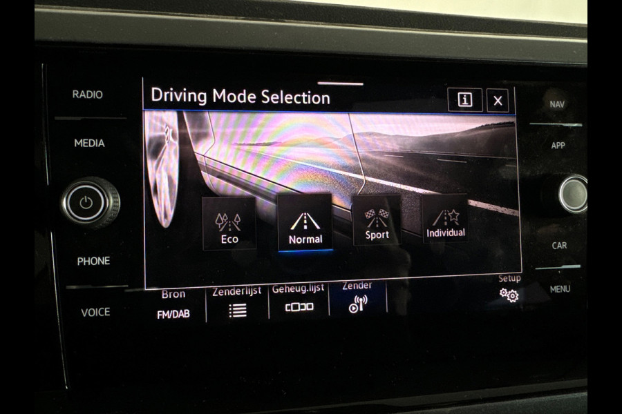 Volkswagen Polo 1.0 TSI R-Line Pano|ACC|Lane Assist|Stoelverwarming|DCC
