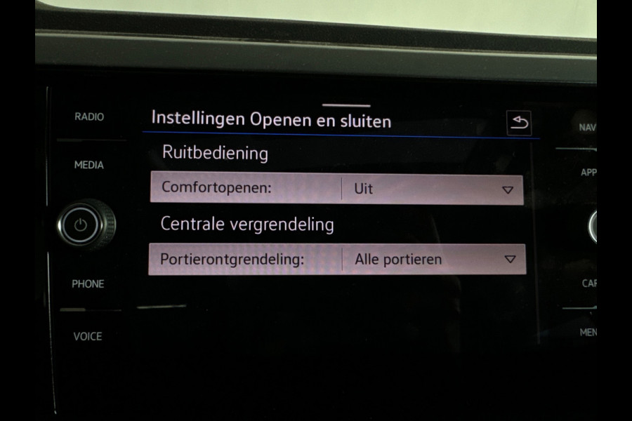 Volkswagen Polo 1.0 TSI R-Line Pano|ACC|Lane Assist|Stoelverwarming|DCC
