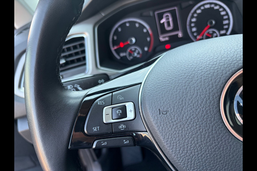 Volkswagen T-Roc 1.0 TSI Style Business / CarPlay