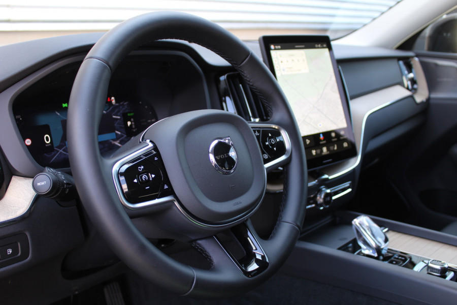 Volvo XC60 2.0 T6 PHEV Plus Dark | Facelift | H&K | Trekhaak | 360 | Panoramadak | Leder