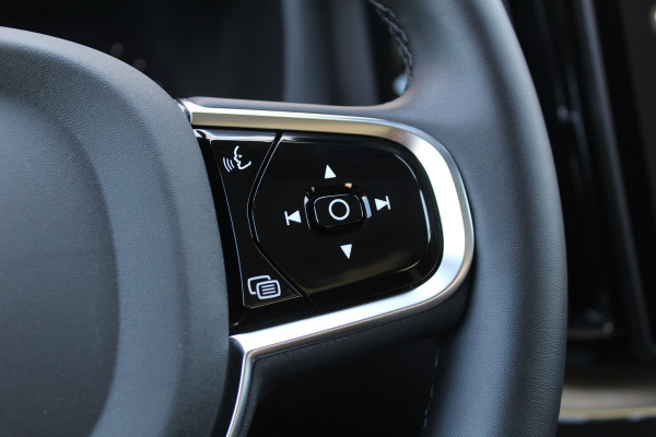 Volvo XC60 2.0 T6 PHEV Plus Dark | Facelift | H&K | Trekhaak | 360 | Panoramadak | Leder