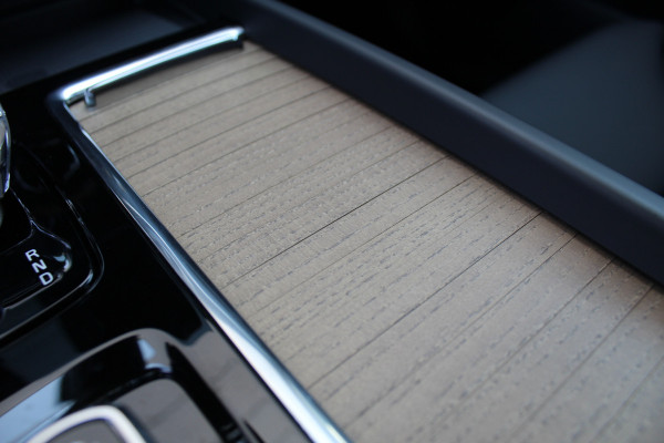 Volvo XC60 2.0 T6 PHEV Plus Dark | Facelift | H&K | Trekhaak | 360 | Panoramadak | Leder
