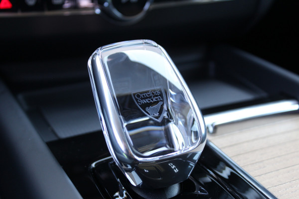 Volvo XC60 2.0 T6 PHEV Plus Dark | Facelift | H&K | Trekhaak | 360 | Panoramadak | Leder