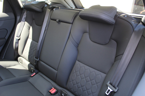 Volvo XC60 2.0 T6 PHEV Plus Dark | Facelift | H&K | Trekhaak | 360 | Panoramadak | Leder