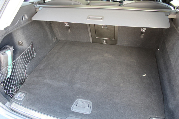 Volvo XC60 2.0 T6 PHEV Plus Dark | Facelift | H&K | Trekhaak | 360 | Panoramadak | Leder