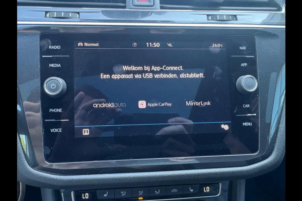 Volkswagen Tiguan Allspace 1.5 TSI Highline Business R-line 7p. (NL-auto, Panorama, Trehaak, Carplay, Camera, Leder, StoelV, ETc)