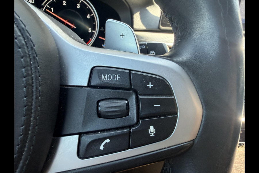 BMW 5 Serie Touring 520d Executive M-Sport | Camera | Harmon Kardon | Navigatie | Elektrische Achterklep | 19 Inch Lichtmetalen Velgen |