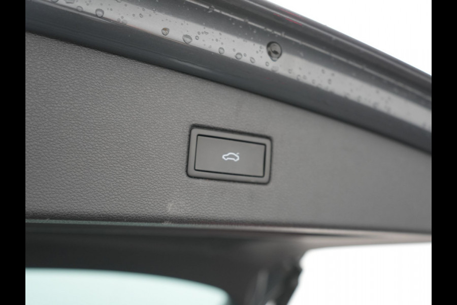 Seat Tarraco 1.4 TSI e-Hybrid Xcellence PHEV 245pk Dealer O.H. | Panodak | Adaptive Cruise | 360 Camera | Sfeerverlichting | Voorstoelen Verwarmd | Keyless | Blis | Apple Carplay | Navigatie | DAB | Plug In Hybrid |