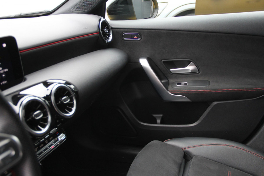 Mercedes-Benz A-Klasse 180 Business Solution AMG