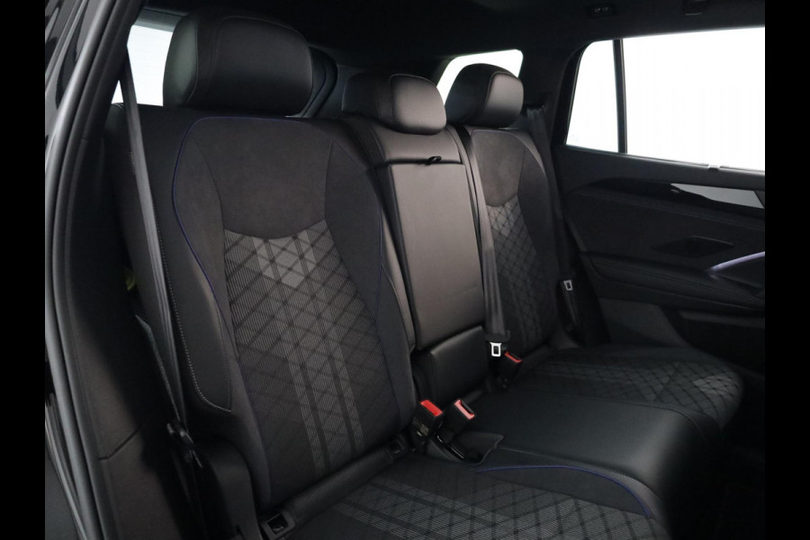 Volkswagen Tayron 1.5 eHybrid R-Line Edition 204 pk Automaat (DSG) | Verlengde garantie | Navigatie | Panoramadak | Trekhaak (wegklapbaar) | Parkeersensoren (Park assist) | Rondomzicht camera | Black Style pakket | R-Line |