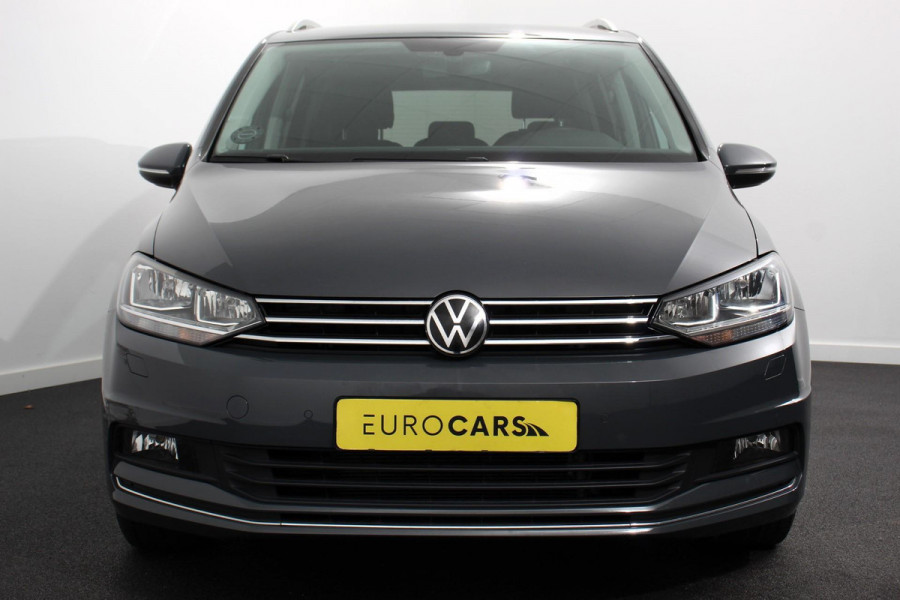 Volkswagen Touran 1.5 TSI DSG Highline 7p Navigatie Apple Carplay/Android Auto Parkeersensoren Adaptieve Cruise Control Stoel-en stuurverwarming Elektrische achterklep Getinte ramen Climatronic
