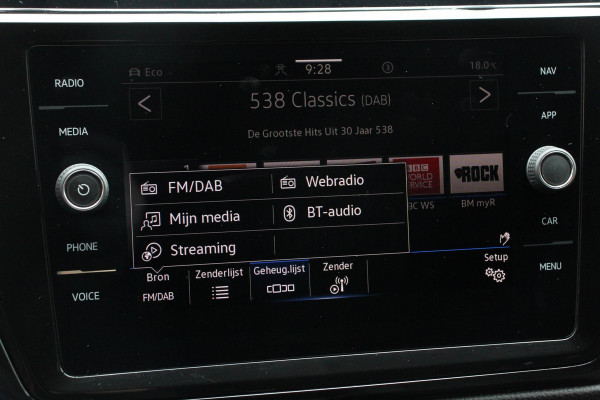Volkswagen Touran 1.5 TSI DSG Highline 7p Navigatie Apple Carplay/Android Auto Parkeersensoren Adaptieve Cruise Control Stoel-en stuurverwarming Elektrische achterklep Getinte ramen Climatronic