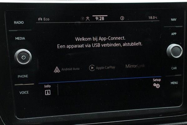 Volkswagen Touran 1.5 TSI DSG Highline 7p Navigatie Apple Carplay/Android Auto Parkeersensoren Adaptieve Cruise Control Stoel-en stuurverwarming Elektrische achterklep Getinte ramen Climatronic