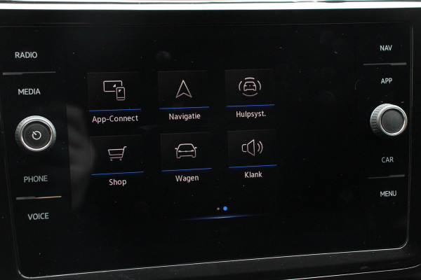 Volkswagen Touran 1.5 TSI DSG Highline 7p Navigatie Apple Carplay/Android Auto Parkeersensoren Adaptieve Cruise Control Stoel-en stuurverwarming Elektrische achterklep Getinte ramen Climatronic