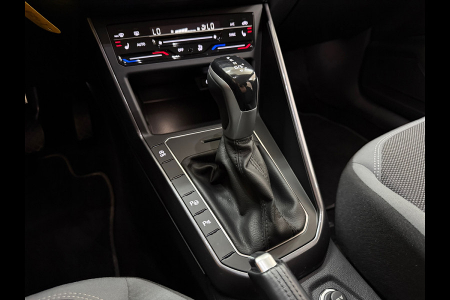 Volkswagen Polo 1.0 TSI Style | Black Edition | IQ.Light Drive | ACC | Digital Cockpit | Stoelverwarming | Clima | Licht + Zicht |