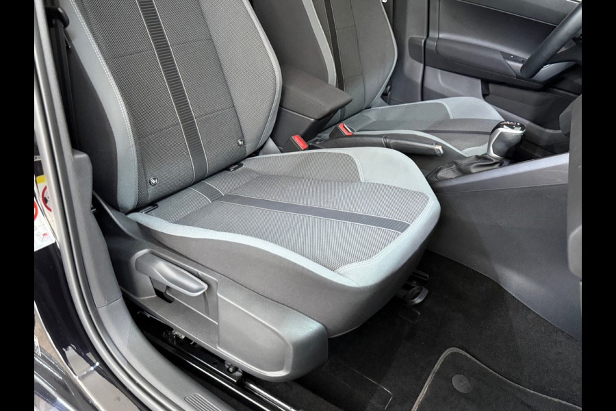 Volkswagen Polo 1.0 TSI Style | Black Edition | IQ.Light Drive | ACC | Digital Cockpit | Stoelverwarming | Clima | Licht + Zicht |