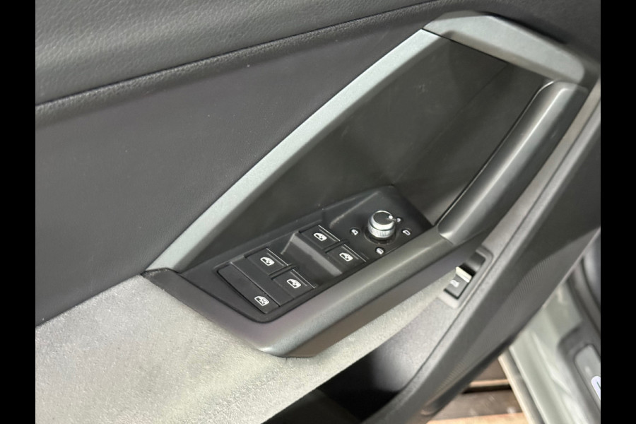 Audi Q3 Sportback 45 TFSI e S Black Edition | Sport Design | NAVI | Virtual Cockpit | ACC | Matrix | Ambient | Chronos Gray