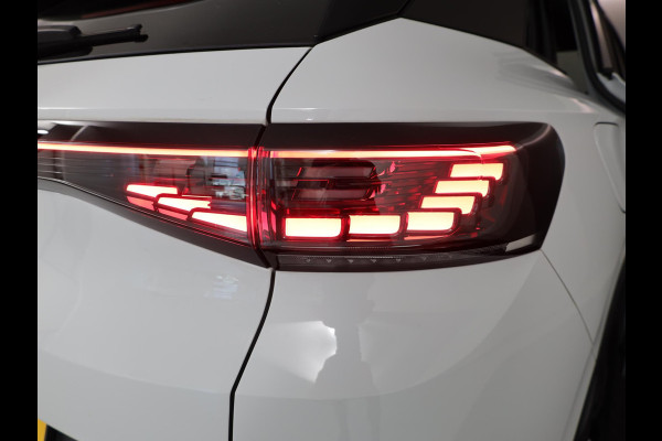 Volkswagen ID.4 Business 77 kWh 204 pk | Navigatie | Trekhaak (wegklapbaar) | Parkeersensoren | Achteruitrijcamera | Matrix LED koplampen | Apple Carplay/Android Auto |