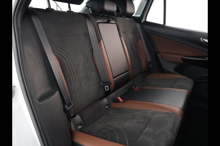 Volkswagen ID.4 Business 77 kWh 204 pk | Navigatie | Trekhaak (wegklapbaar) | Parkeersensoren | Achteruitrijcamera | Matrix LED koplampen | Apple Carplay/Android Auto |